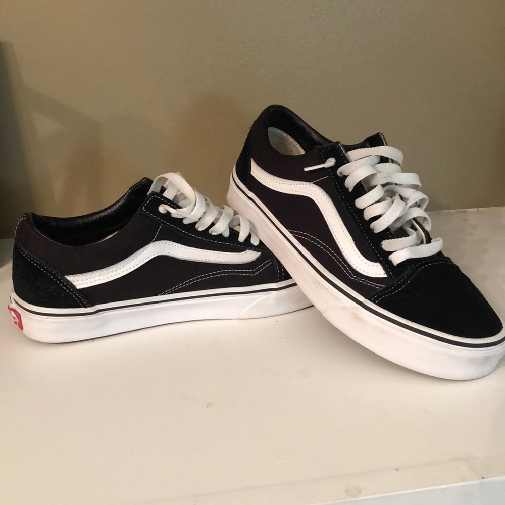 Vans men’s 7.0 women’s 8.5